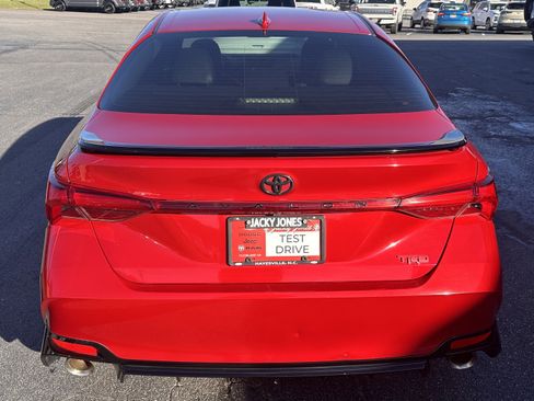 Used 2020 Toyota Avalon TRD image 7
