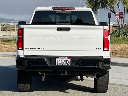 Used 2025 Chevrolet Silverado 2500 LTZ w/ LTZ Plus Package image 5