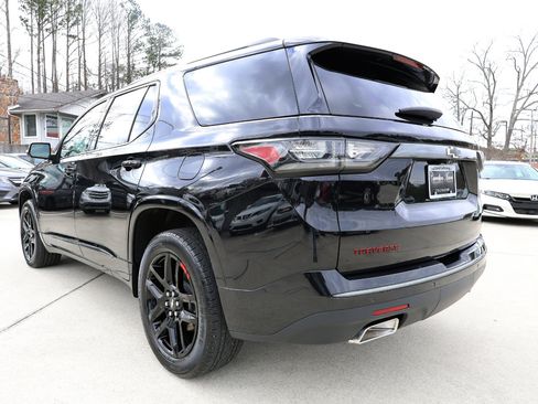 Used 2021 Chevrolet Traverse Premier w/ Redline Edition image 4