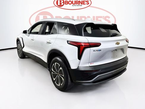 Used 2024 Chevrolet Blazer EV LT AWD/4WD image 8