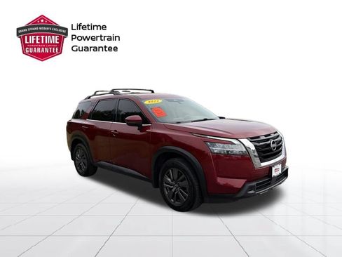Used 2022 Nissan Pathfinder SV FWD image 9