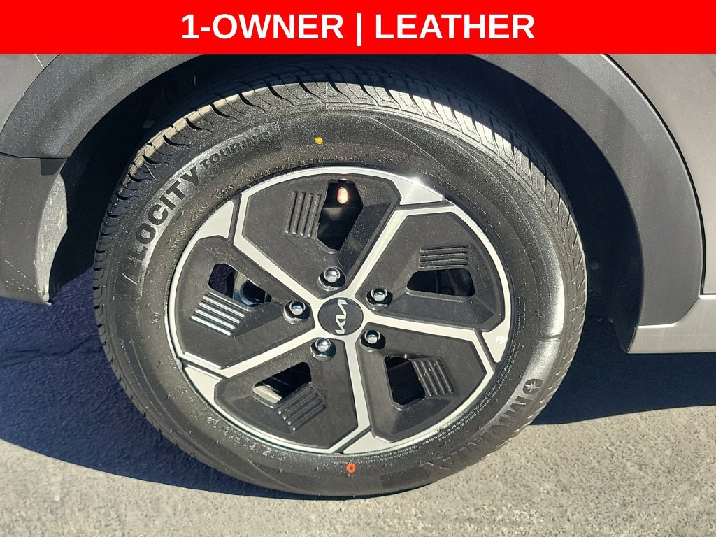 Used 2023 Kia Niro EX FWD image 8