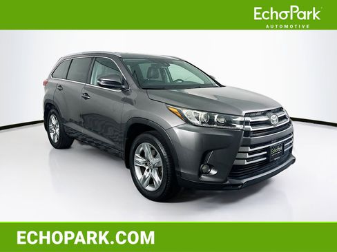 Used 2017 Toyota Highlander Limited image 1