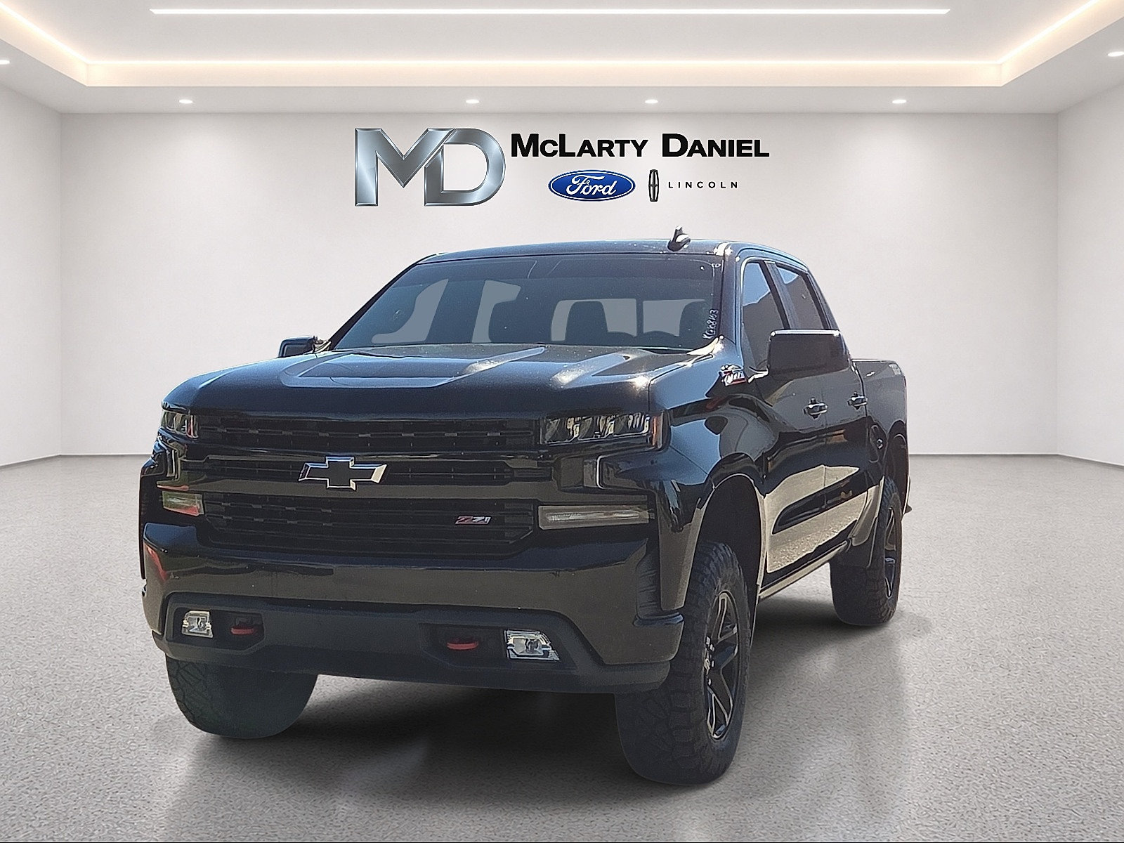 Used 2019 Chevrolet Silverado 1500 LT Trail Boss AWD/4WD image 2