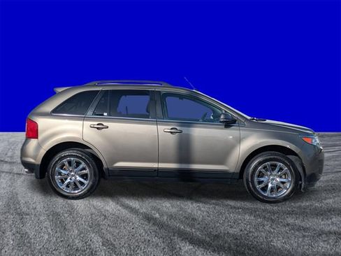 Used 2014 Ford Edge Limited w/ Driver Entry Package FWD image 3