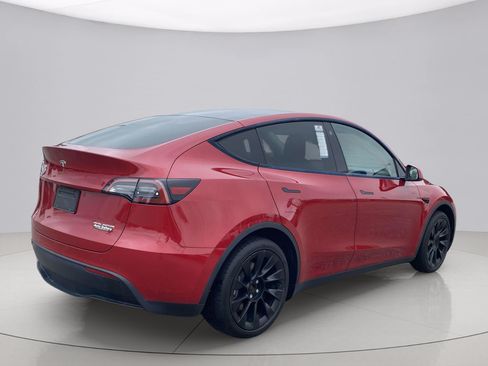 Used 2021 Tesla Model Y Long Range AWD/4WD image 2