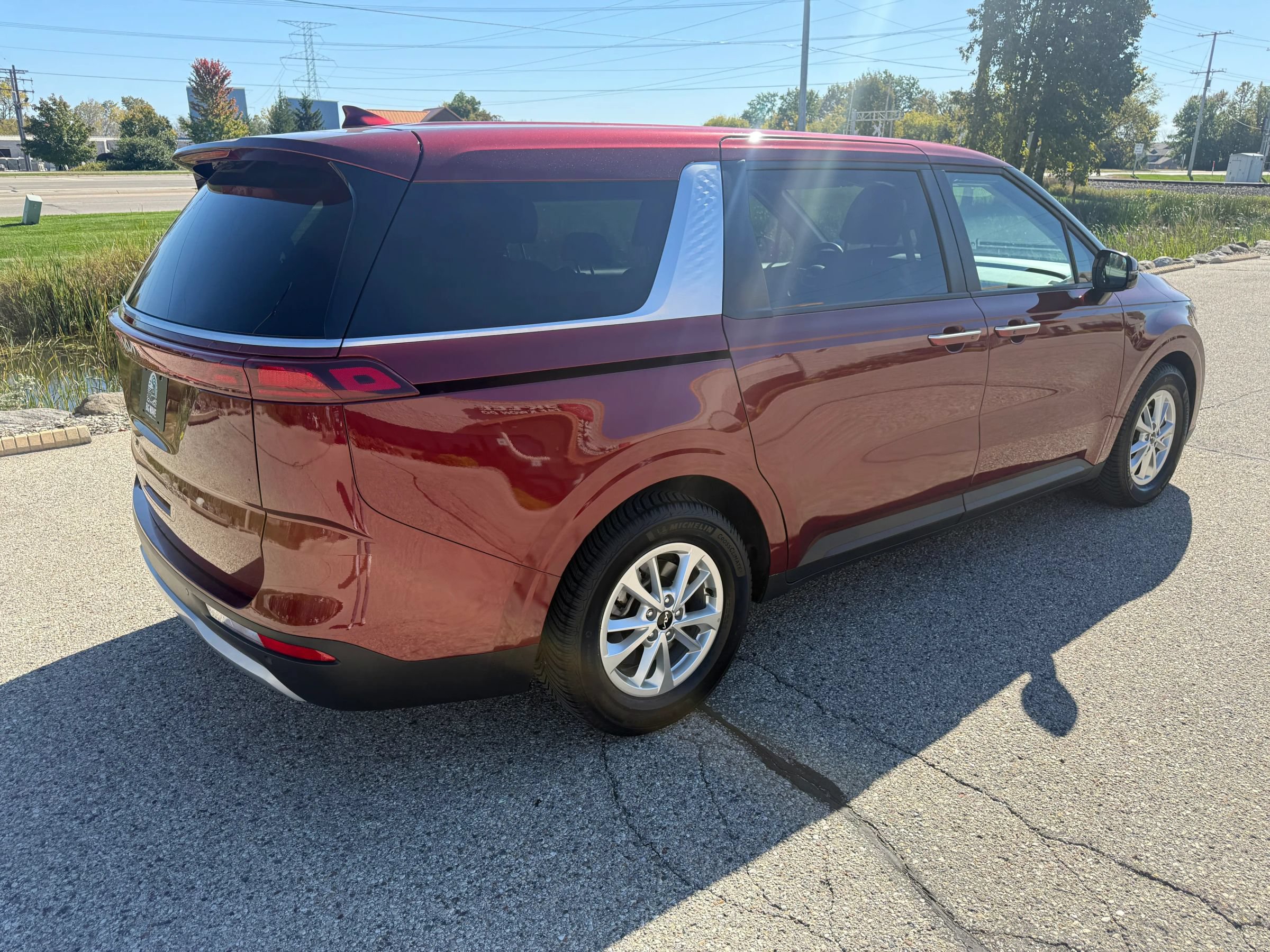 Used 2024 Kia Carnival LX FWD image 5