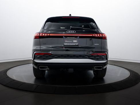 Certified 2025 Audi Q5 Premium w/ Convenience Package image 18