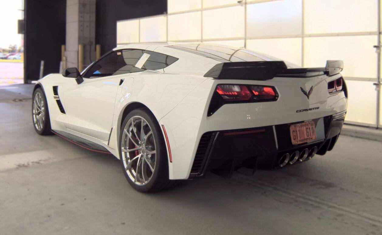 Used 2019 Chevrolet Corvette Grand Sport w/ Carbon Flash Badge Package RWD image 14