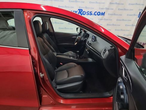 Used 2018 MAZDA MAZDA3 Grand Touring w/ Premium Equipment Package image 13