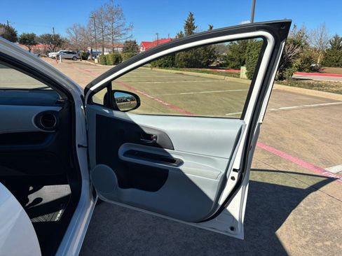 Used 2012 Toyota Prius C Three image 15