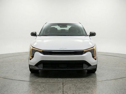 Used 2025 Kia K4 LXS FWD image 2