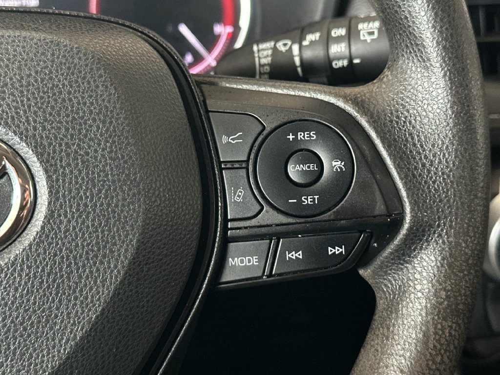 Used 2023 Toyota RAV4 XLE AWD/4WD image 24