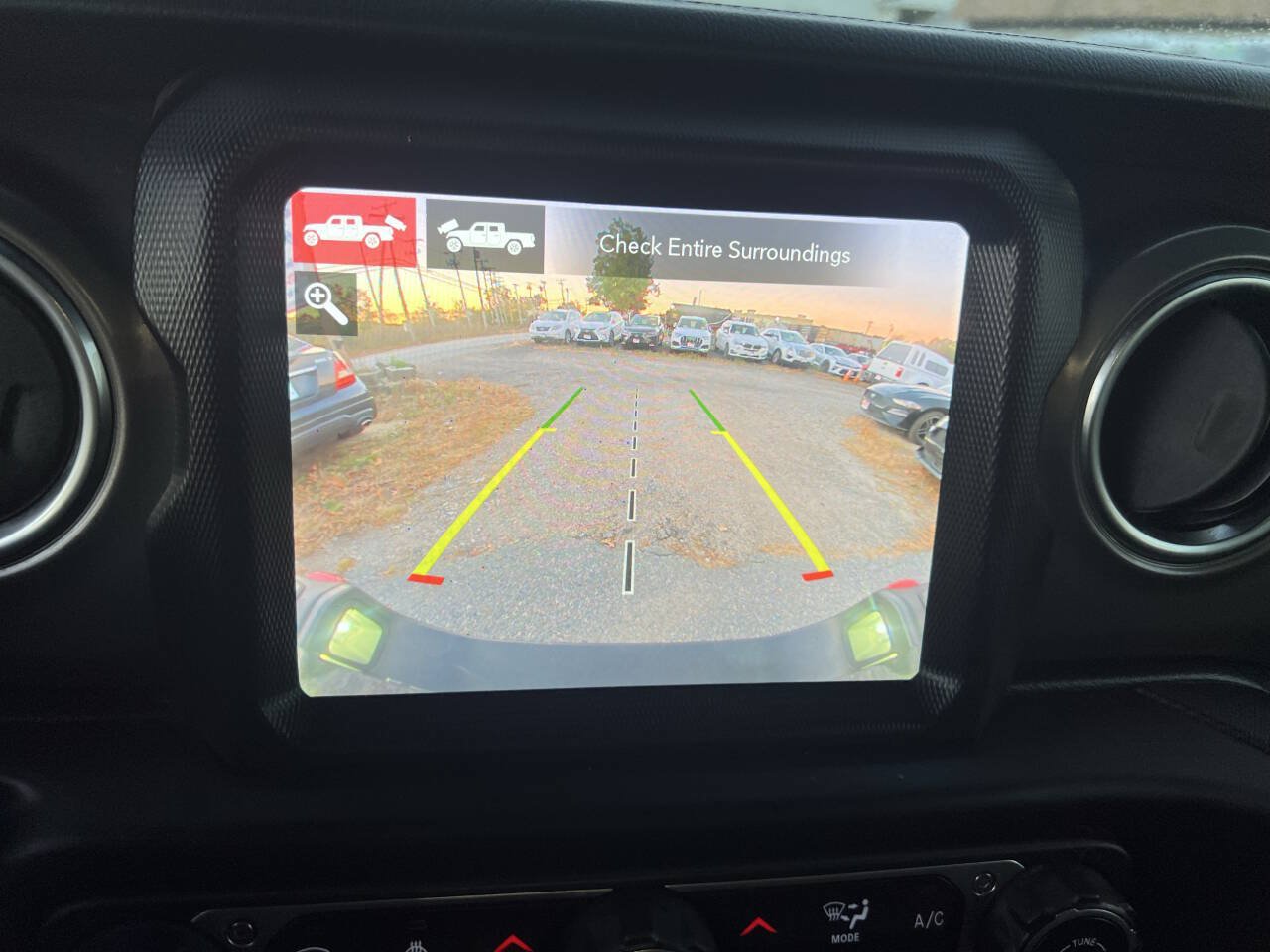 Used 2021 Jeep Gladiator Rubicon AWD/4WD image 35