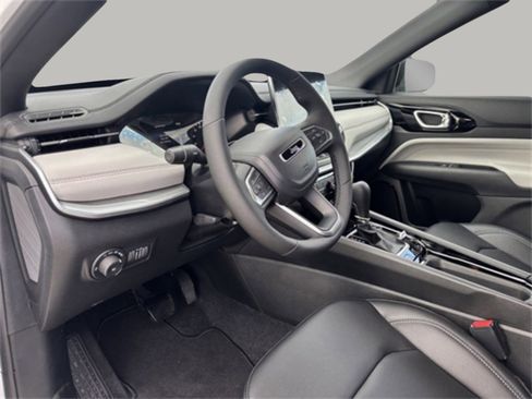 New 2026 Jeep Compass Limited image 12