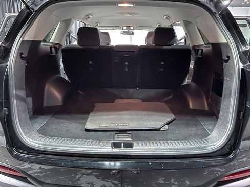 Used 2016 Kia Sorento LX image 31