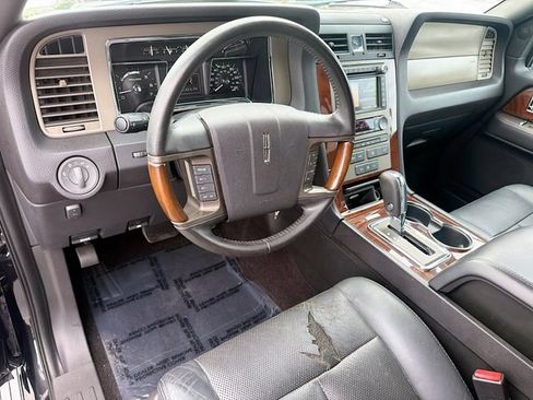 Used 2014 Lincoln Navigator 4WD image 9