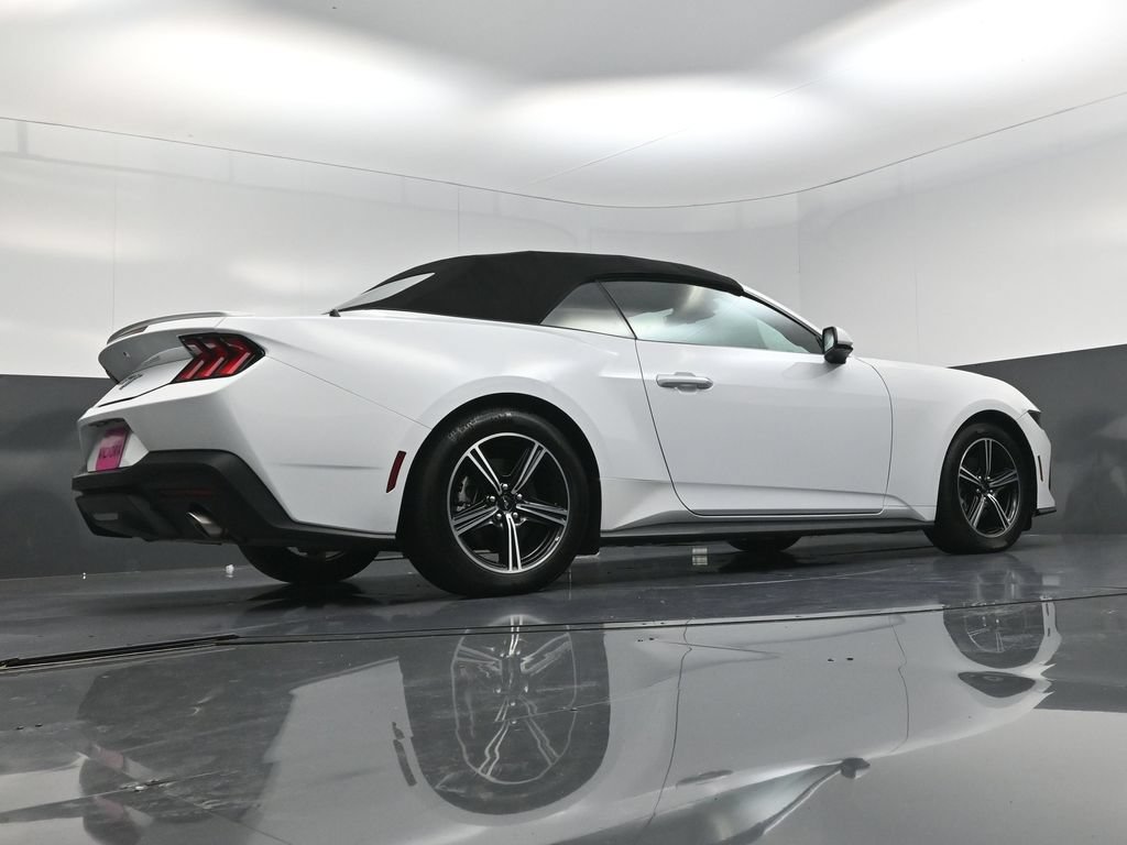 Used 2025 Ford Mustang Premium RWD image 19