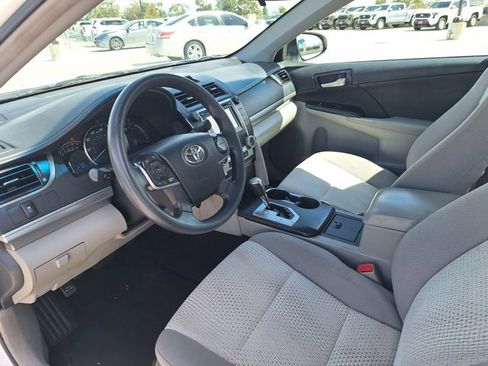 Used 2013 Toyota Camry LE FWD image 9