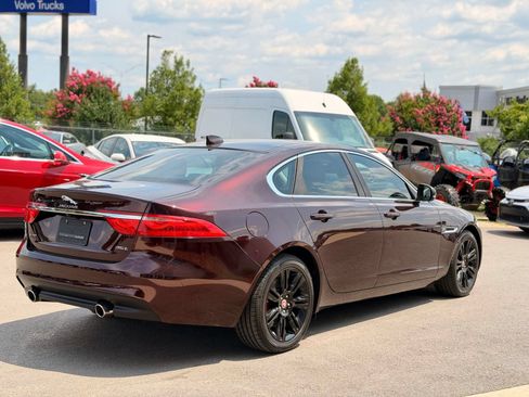 Used 2016 Jaguar XF Premium RWD image 12