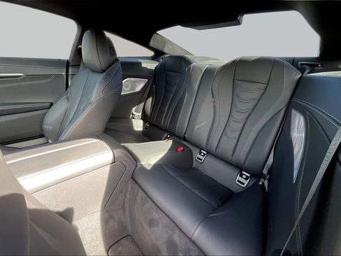 Used 2025 BMW M850i xDrive Coupe image 21