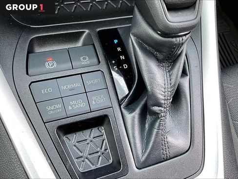 Used 2022 Toyota RAV4 XLE w/ Convenience Package AWD/4WD image 35