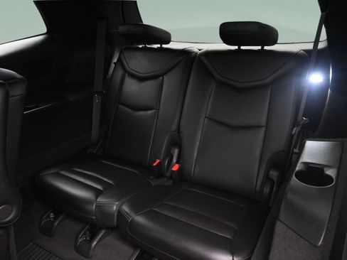 Used 2023 Cadillac XT6 Premium Luxury w/ Technology Package FWD image 19
