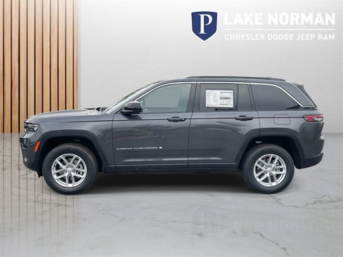 New 2025 Jeep Grand Cherokee Laredo X image 6