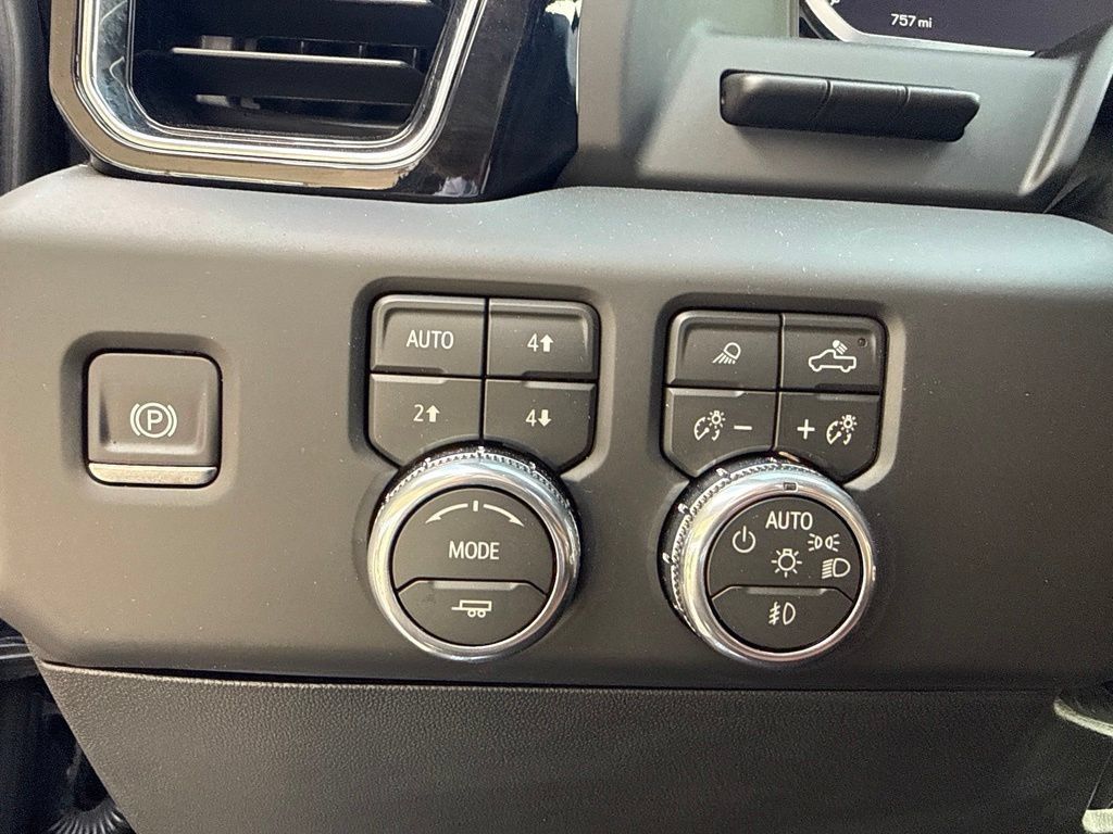 Certified 2026 GMC Sierra 2500 Denali Ultimate AWD/4WD image 30