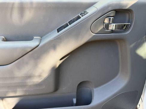 Used 2019 Nissan Frontier SV RWD image 15