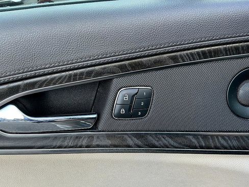 Used 2019 Lincoln Nautilus Reserve image 12