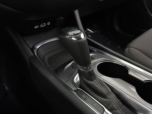 Used 2020 Chevrolet Malibu LT FWD image 14