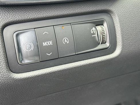 Used 2025 GMC Acadia Elevation FWD image 11