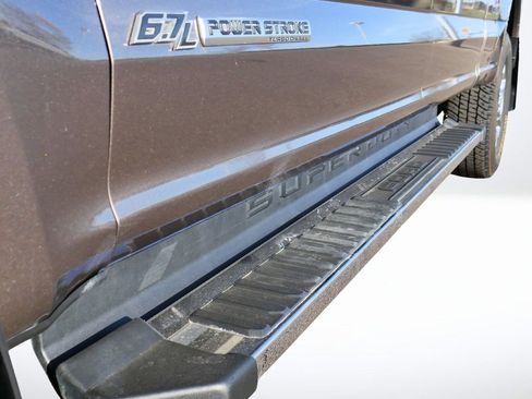 Used 2021 Ford F250 Lariat w/ Chrome Package image 18