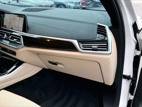 Used 2021 BMW X5 xDrive40i w/ Premium Package 3 image 17