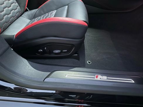 Used 2023 Audi RS e-tron GT image 34