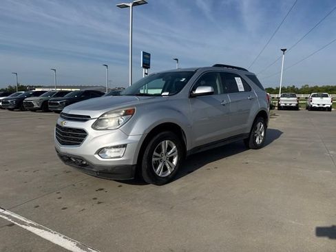 Used 2016 Chevrolet Equinox LT w/ Convenience Package FWD image 2