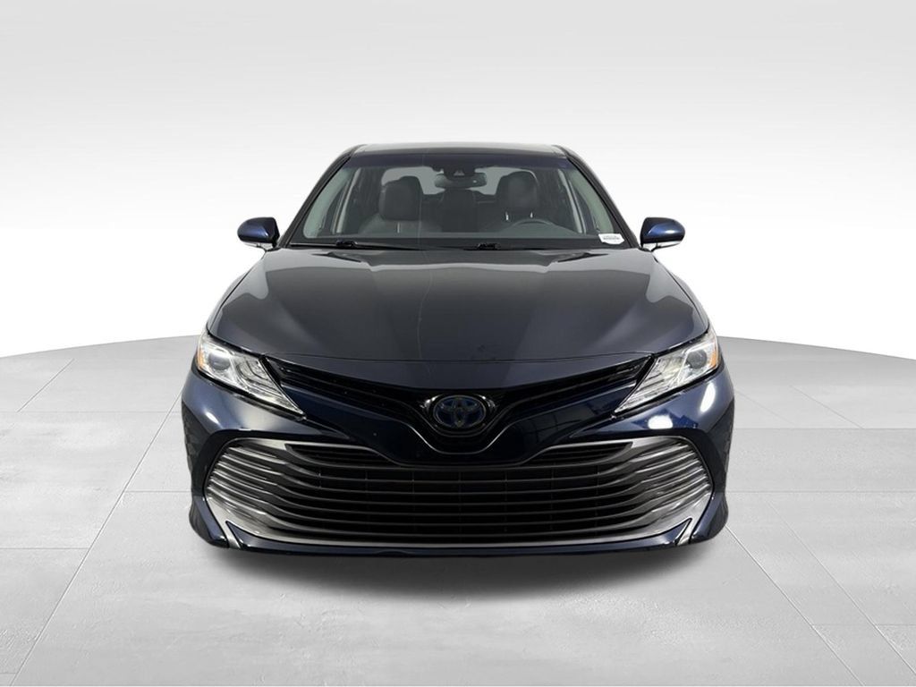 Used 2020 Toyota Camry XLE w/ Carpet Mat Package FWD image 4