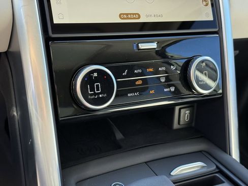 New 2026 Land Rover Discovery S image 22