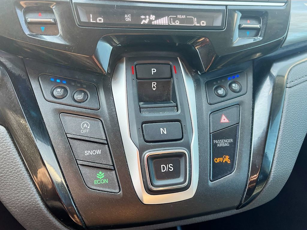 Used 2025 Honda Odyssey Elite image 16