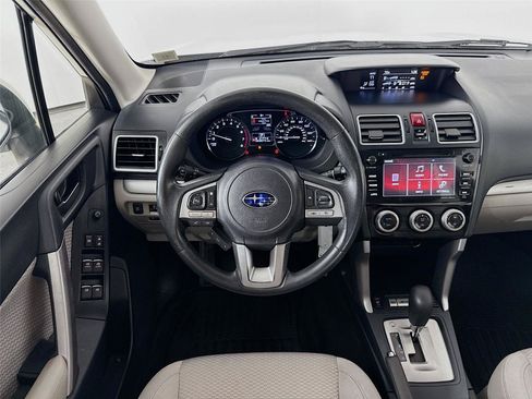 Used 2018 Subaru Forester 2.5i Premium AWD/4WD image 22