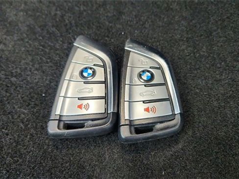 Used 2023 BMW 530e 530e iPerformance w/ M Sport Package image 62