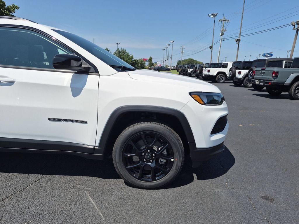 New 2026 Jeep Compass Latitude AWD/4WD image 11