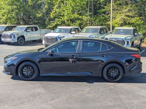 Used 2025 Toyota Camry LE w/ Convenience Package image 4