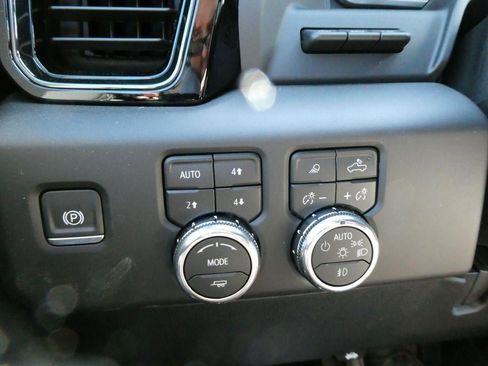New 2026 GMC Sierra 3500 AT4 w/ AT4 Premium Plus Package AWD/4WD image 22
