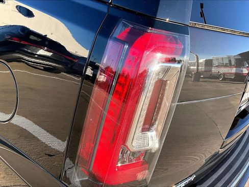 Used 2020 GMC Yukon Denali w/ Denali Ultimate Package image 28