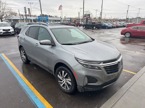 Used 2024 Chevrolet Equinox LT w/ LPO, Floor Liner Package image 3