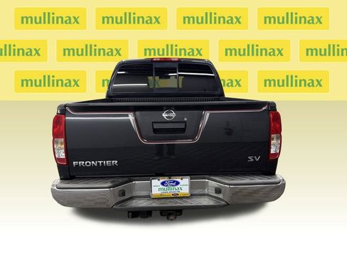 Used 2014 Nissan Frontier SV image 6