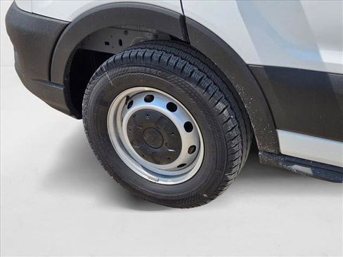 New 2025 Ford Transit 250 148 Medium Roof image 10