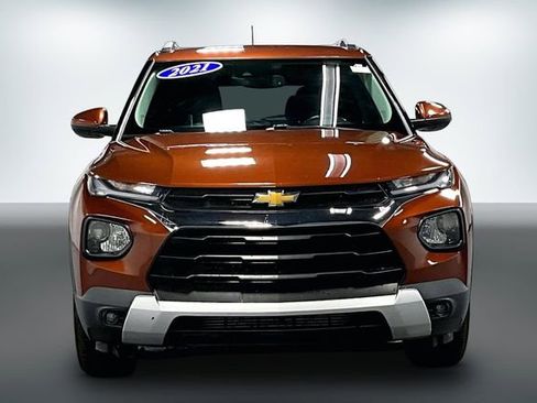 Used 2021 Chevrolet TrailBlazer LT image 2